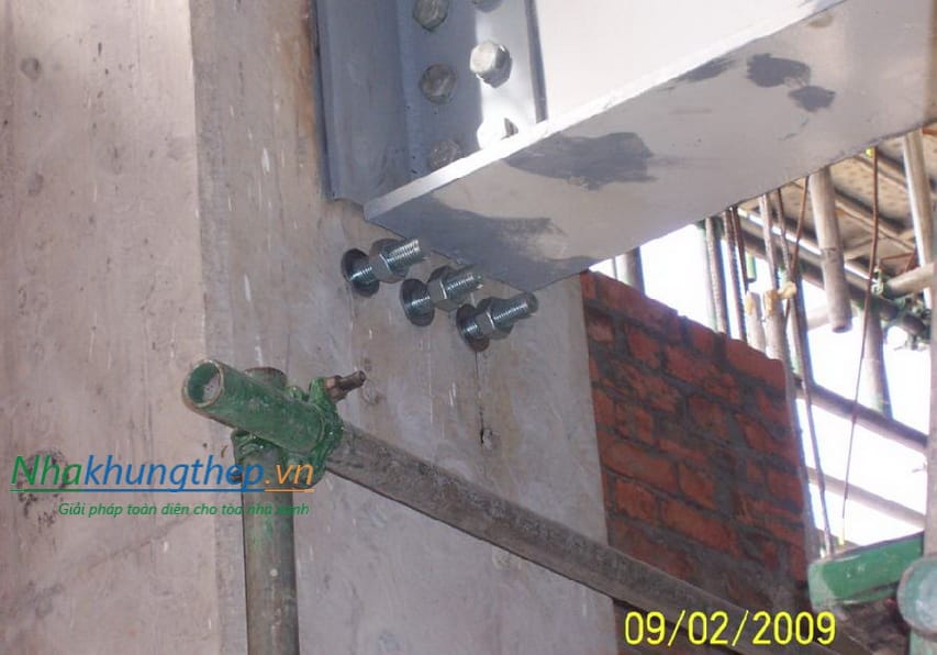 bu lông liên kết nhà thép tiền chế Bulong neo móng nhà thép tiền chế 02