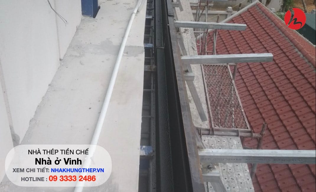 Thi công phào nhà thép tiền chế kết hợp tấm bê tông khí chưng áp