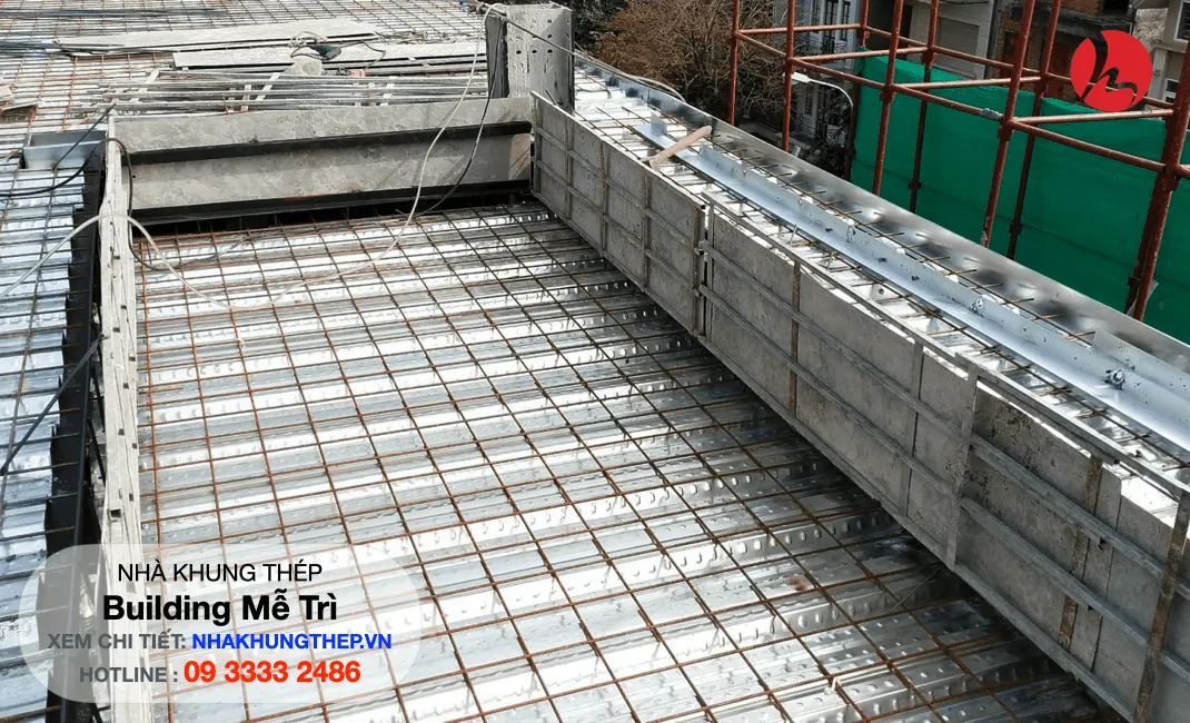 Quá trình lắp đặt hệ sàn DECK và đổ bê tông sàn