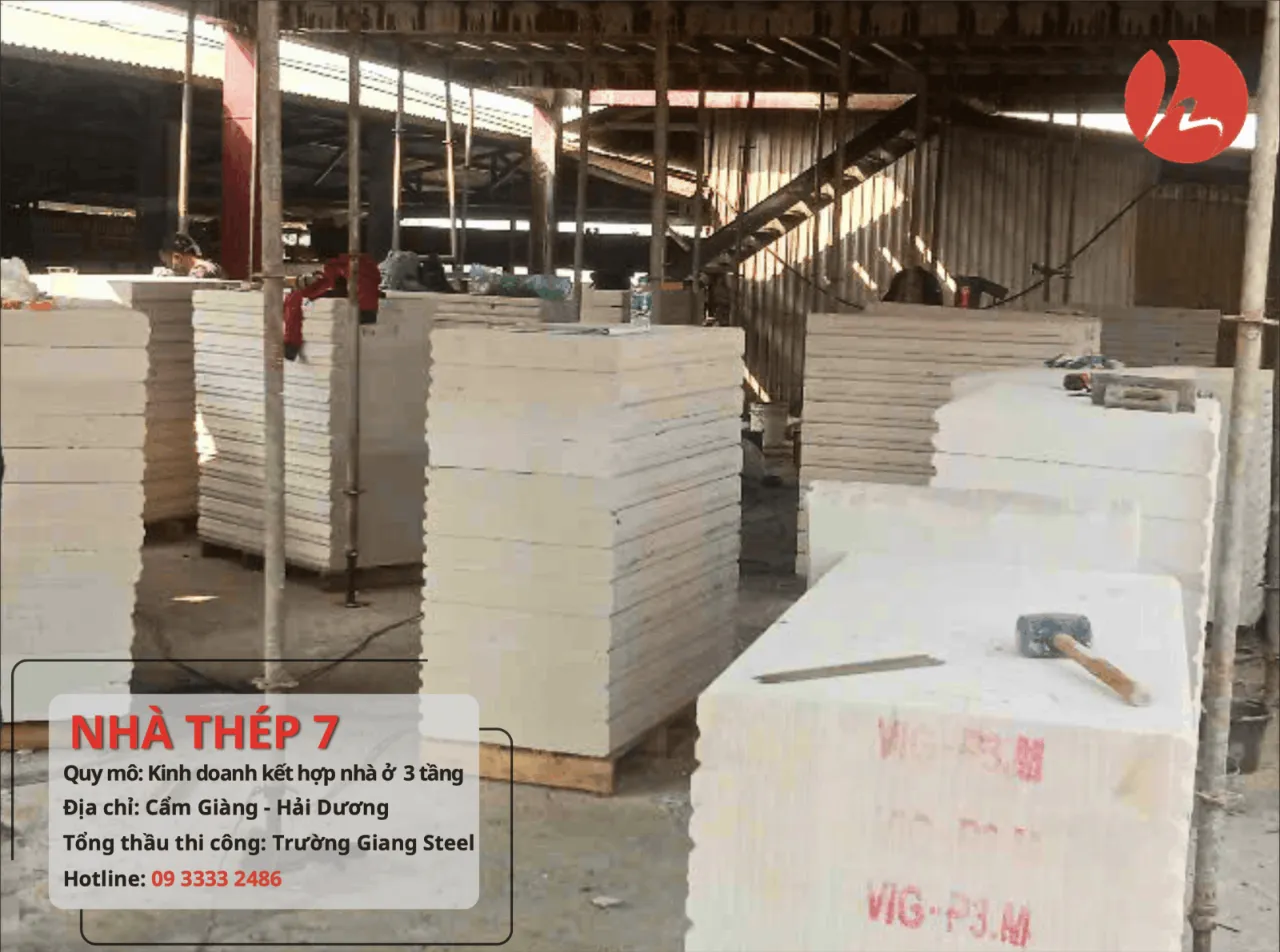 Quá trình lắp đặt tấm bê tông khí chưng áp làm tường cho nhà thép 7