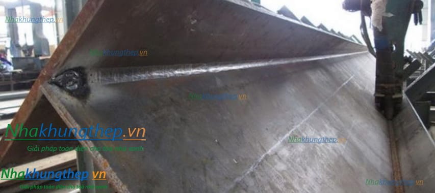 Hàn tổ hợp kết cấu nhà khung thép 01