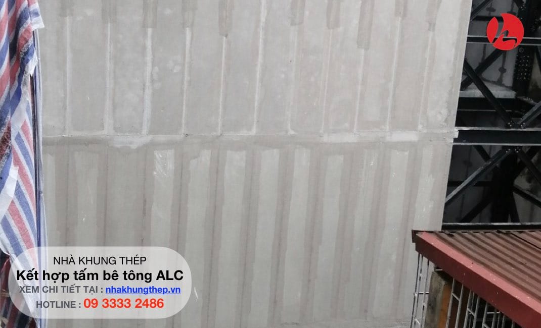 tuong-tam-be-tong-nhe-alc-thi-cong-tho-mat-ngoai tấm bê tông nhẹ ALC khi thi công thô xong mặt ngoài